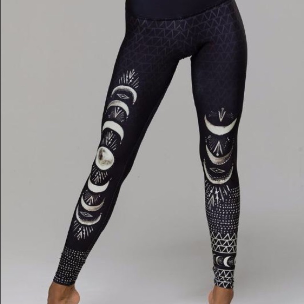 NWOT Onzie Las Lunas High Waisted Legging